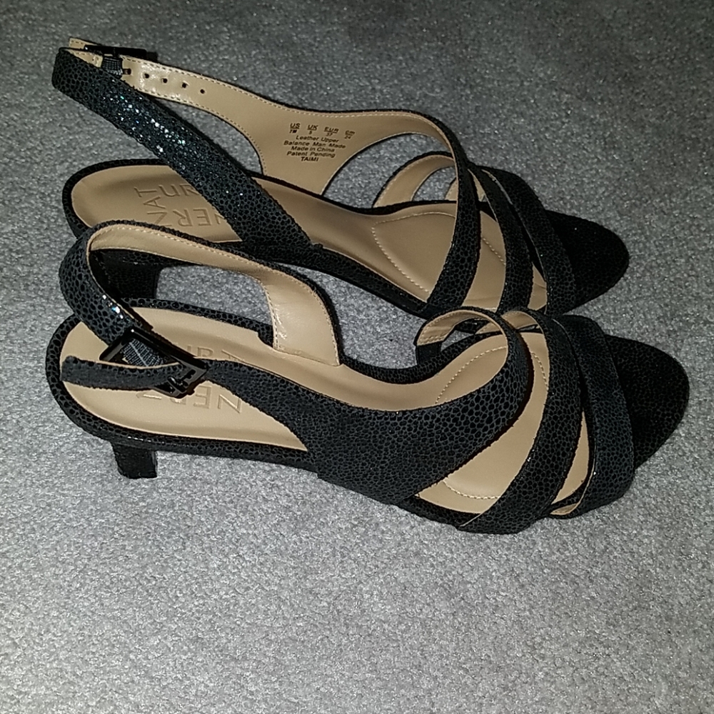 Sandal - Picture 2 of 3